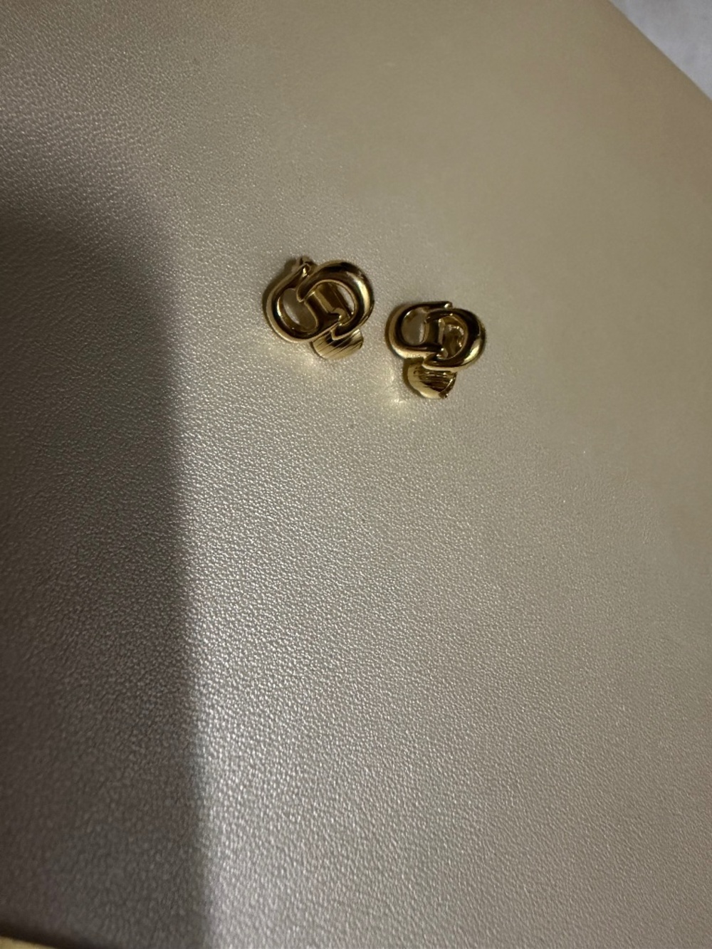 Christian Dior Vintage earrings -Clip on
